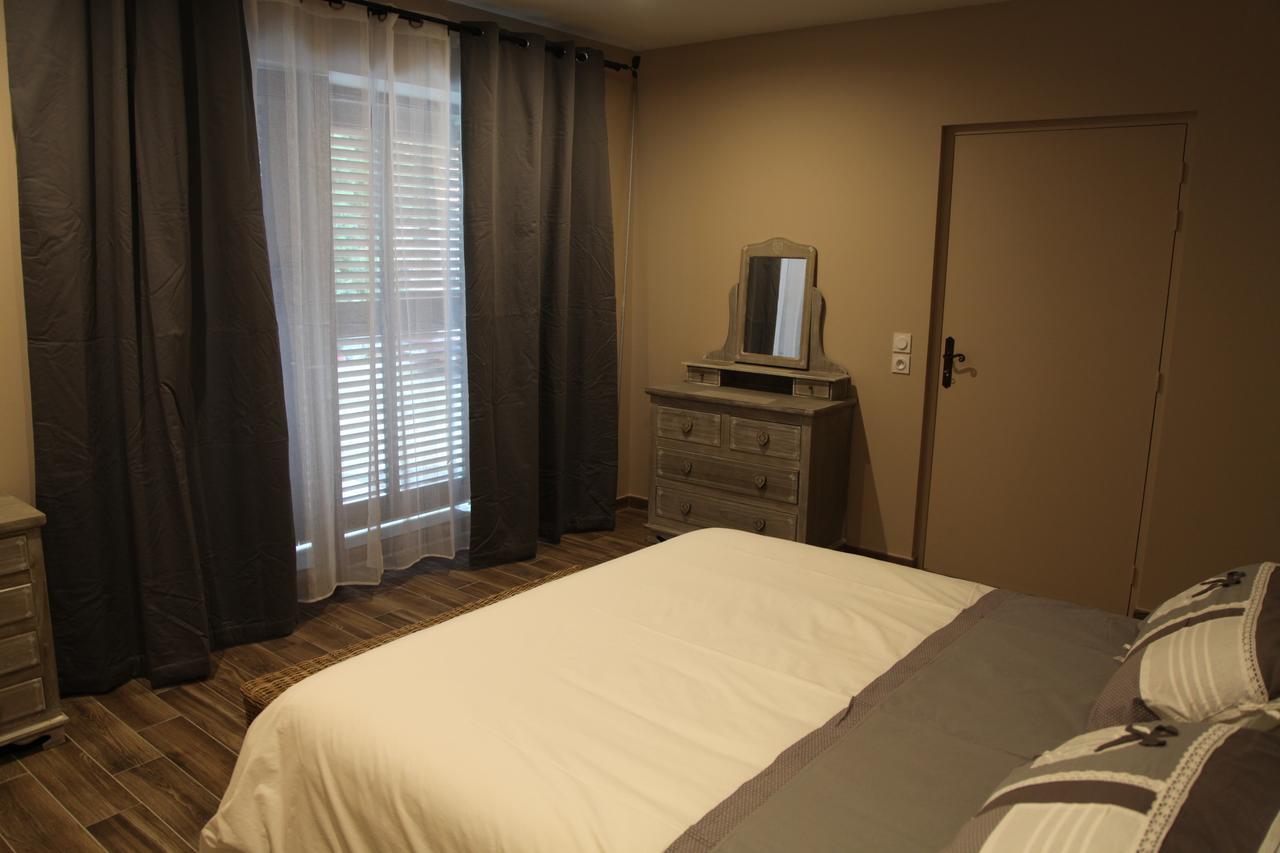 Le Miroir Des Etoiles Bed & Breakfast Pomport Ruang foto