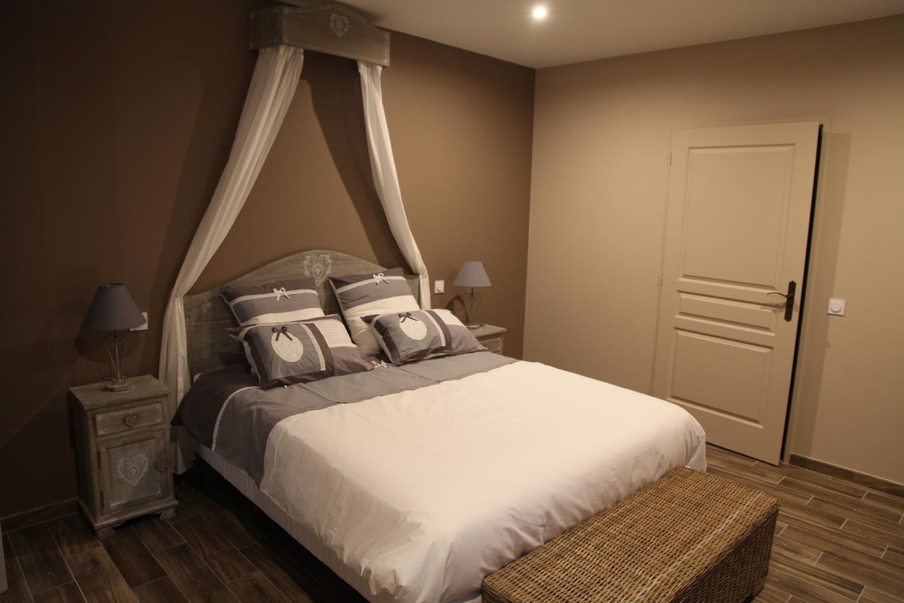 Le Miroir Des Etoiles Bed & Breakfast Pomport Ruang foto