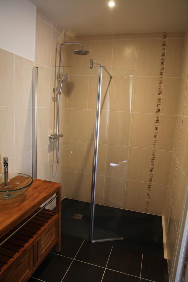 Le Miroir Des Etoiles Bed & Breakfast Pomport Ruang foto