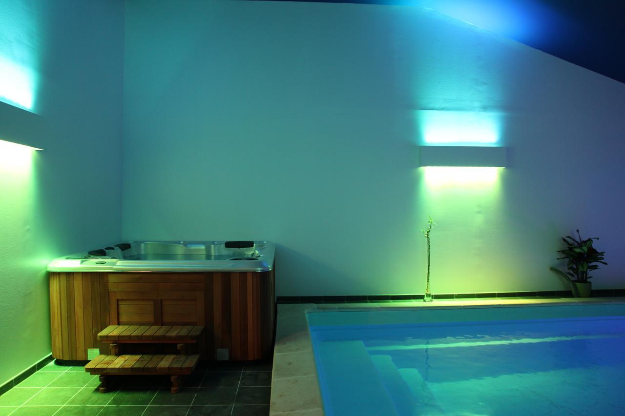 Le Miroir Des Etoiles Bed & Breakfast Pomport Bagian luar foto