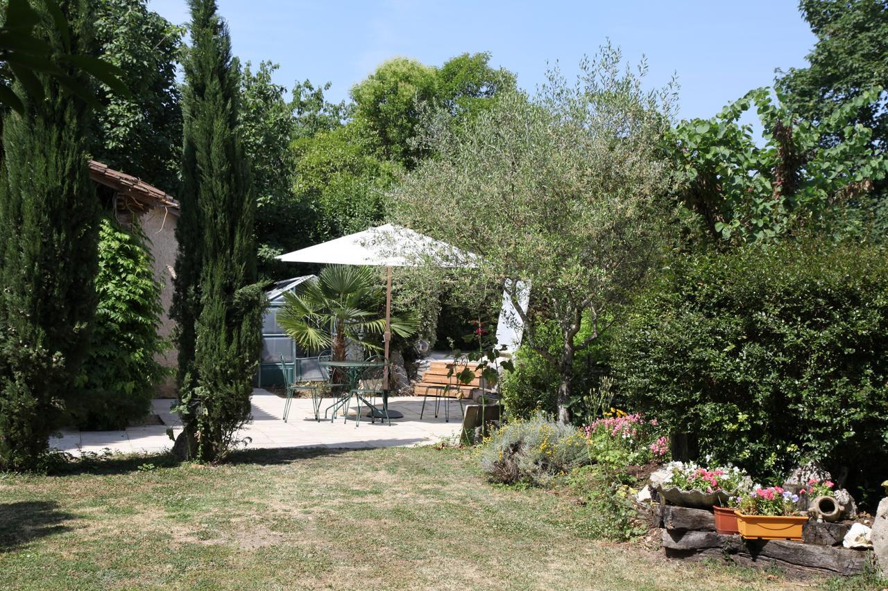 Le Miroir Des Etoiles Bed & Breakfast Pomport Bagian luar foto