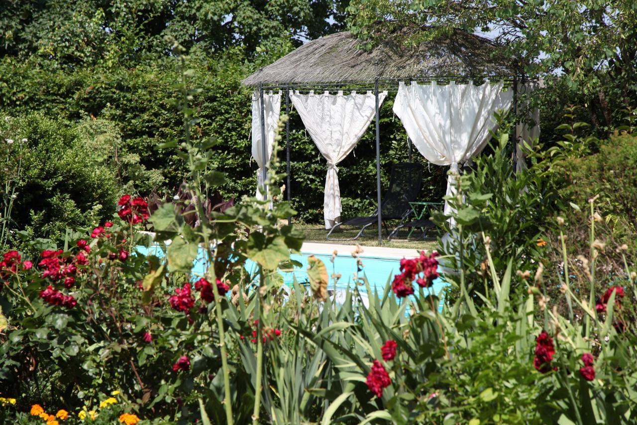 Le Miroir Des Etoiles Bed & Breakfast Pomport Bagian luar foto
