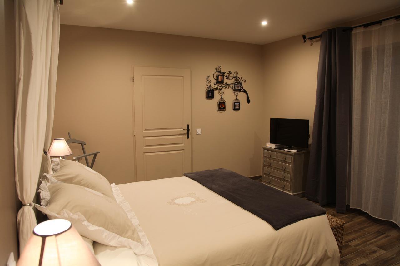 Le Miroir Des Etoiles Bed & Breakfast Pomport Ruang foto